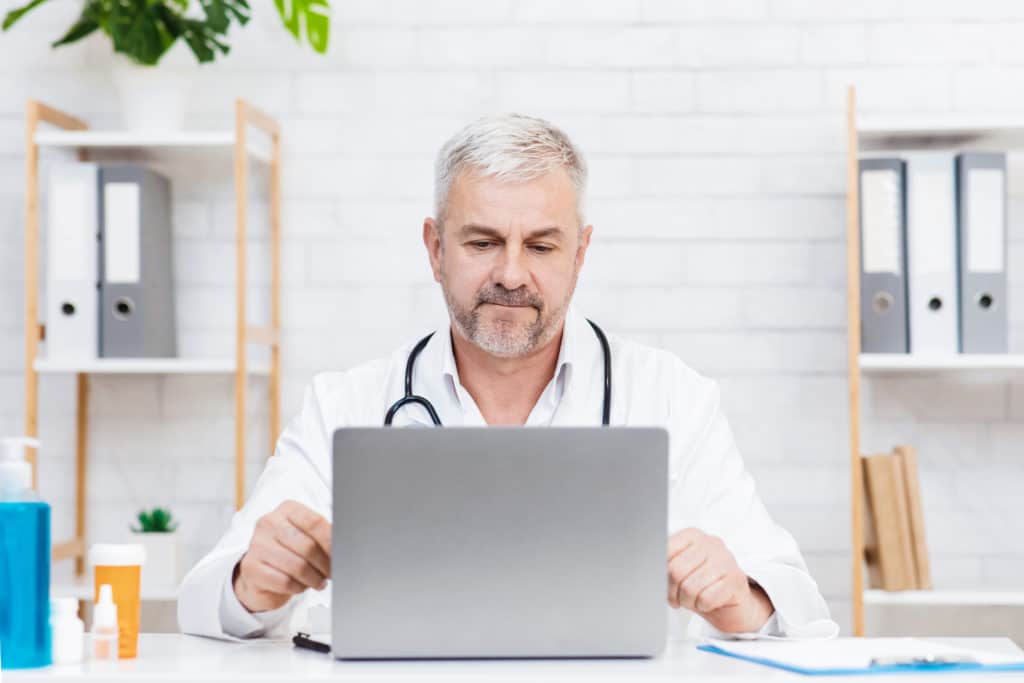 Online modern patient consultation and remote medical assistance